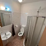 Apartmanovy Dum Obecna Skola *