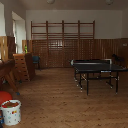 아파트 Apartmanovy Dum Obecna Skola