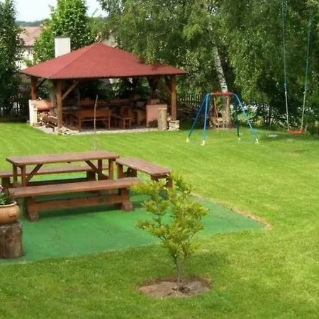 Apartment Apartmanovy Dum Obecna Skola Svetlik