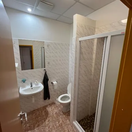 아파트 Apartmanovy Dum Obecna Skola
