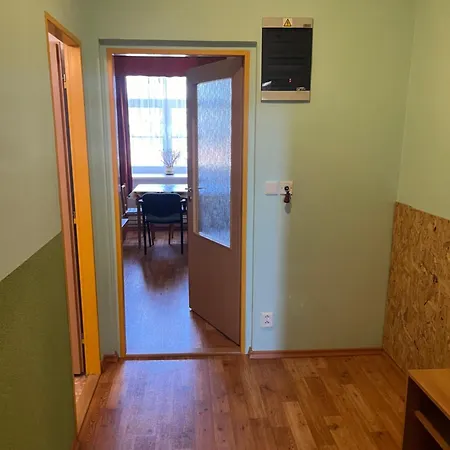 아파트 Apartmanovy Dum Obecna Skola *