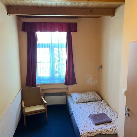 Apartmanovy Dum Obecna Skola 아파트