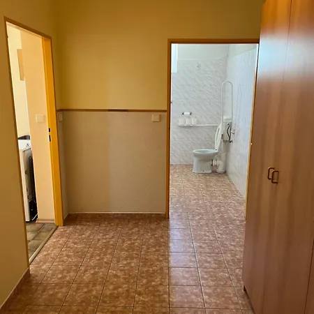 Apartmanovy Dum Obecna Skola 아파트