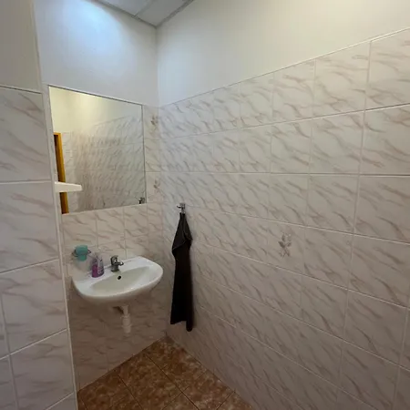 Apartmanovy Dum Obecna Skola
