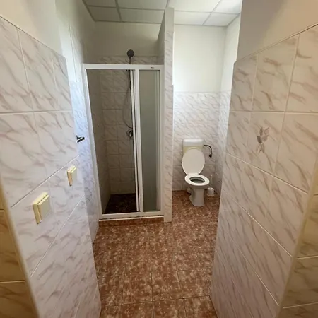 Apartmanovy Dum Obecna Skola 아파트