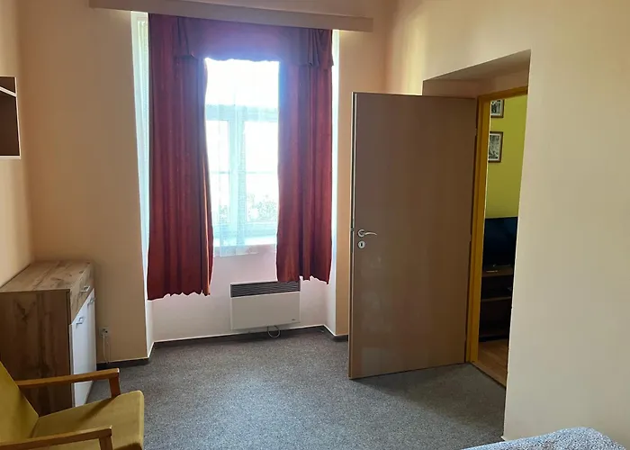 Apartmanovy Dum Obecna Skola アパート *