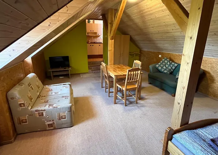 Apartmanovy Dum Obecna Skola アパート