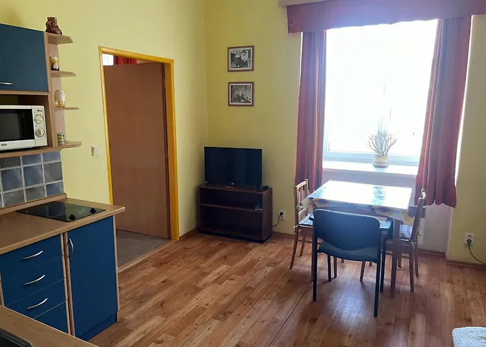 Apartmanovy Dum Obecna Skola Světlík