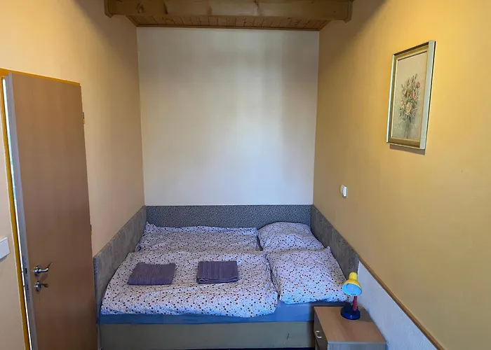 アパート Apartmanovy Dum Obecna Skola *