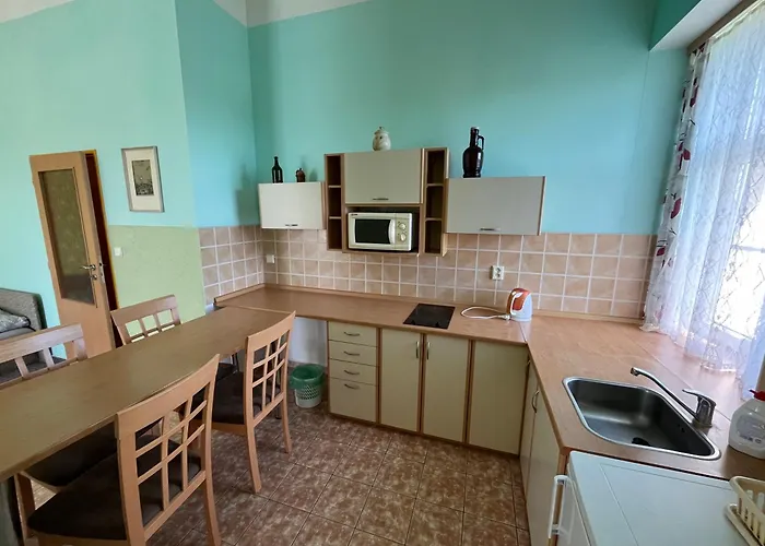 Apartmanovy Dum Obecna Skola